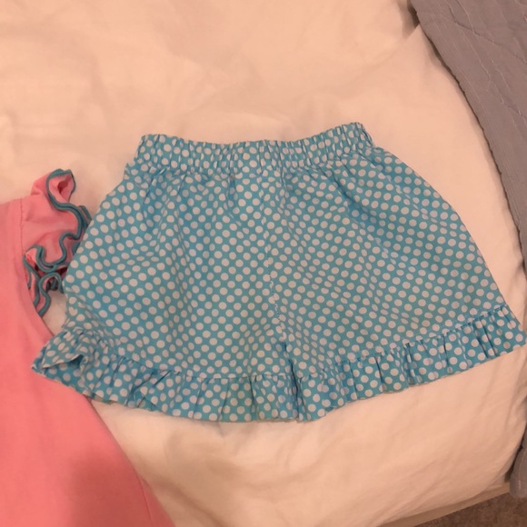 Castle and Crowns Cute Fish Short Set - Picture 5 of 8